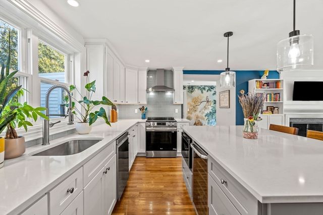 22 Shelton Rd, Swampscott, MA 01907