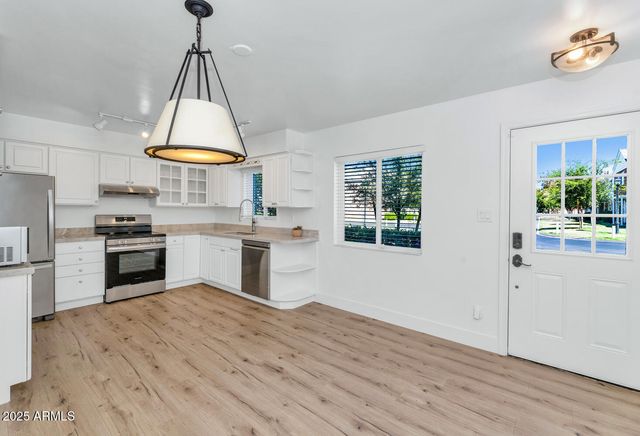 4027 E CAMPBELL Avenue, Phoenix, AZ 85018