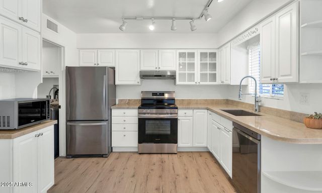 4027 E CAMPBELL Avenue, Phoenix, AZ 85018