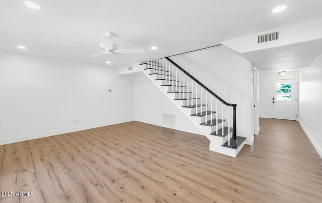 4027 E CAMPBELL Avenue, Phoenix, AZ 85018