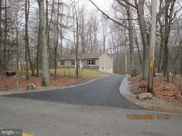 380 GALLERY LN, Mount Bethel, PA 18343