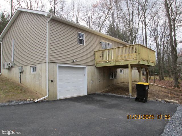 380 GALLERY LN, Mount Bethel, PA 18343