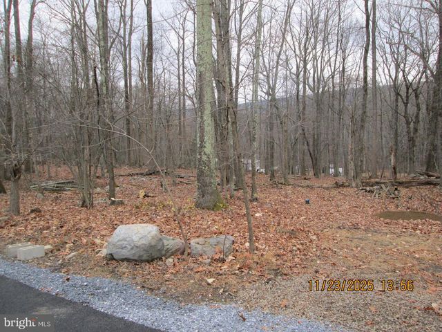 380 GALLERY LN, Mount Bethel, PA 18343