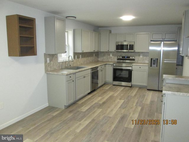 380 GALLERY LN, Mount Bethel, PA 18343