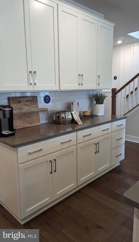 704 PEONY LN, Spring City, PA 19475