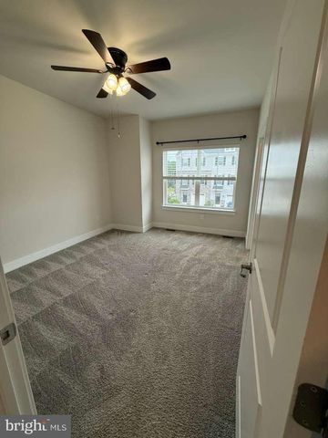 704 PEONY LN, Spring City, PA 19475