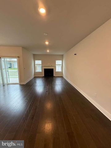 704 PEONY LN, Spring City, PA 19475