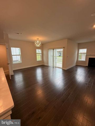 704 PEONY LN, Spring City, PA 19475