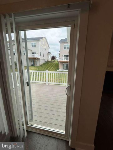 704 PEONY LN, Spring City, PA 19475