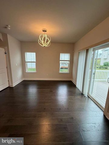704 PEONY LN, Spring City, PA 19475