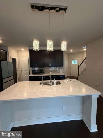704 PEONY LN, Spring City, PA 19475