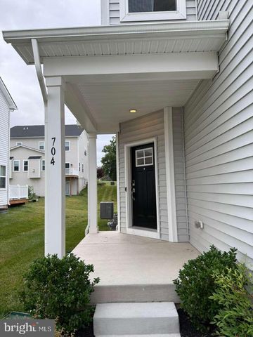 704 PEONY LN, Spring City, PA 19475