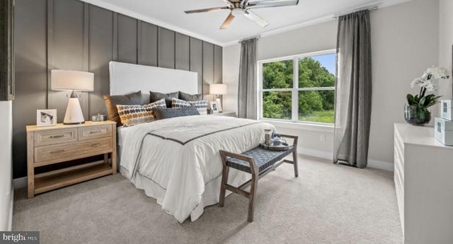 704 PEONY LN, Spring City, PA 19475