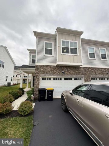 704 PEONY LN, Spring City, PA 19475
