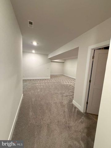 704 PEONY LN, Spring City, PA 19475