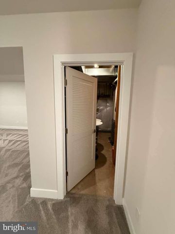704 PEONY LN, Spring City, PA 19475