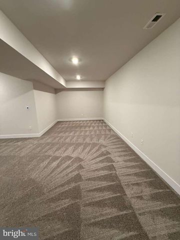 704 PEONY LN, Spring City, PA 19475