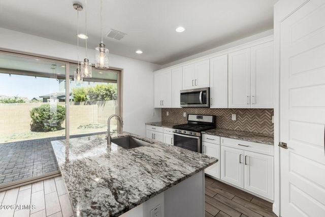 9916 E KINETIC Drive, Mesa, AZ 85212