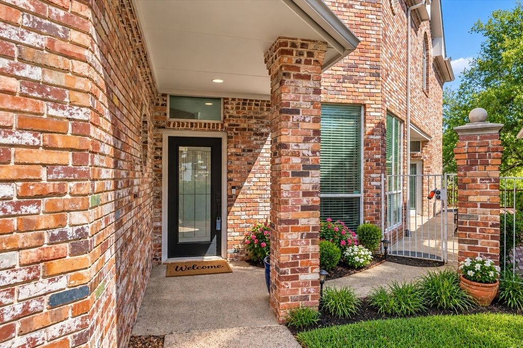 529 Loch N Green Trail, Arlington, TX 76012 — exterior