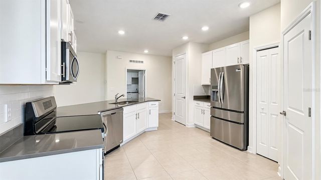 5224 DAGENHAM DRIVE, Davenport, FL 33897