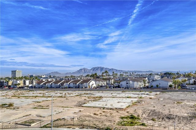 745 North Royal Crest Circle 141, Las Vegas, NV 89169