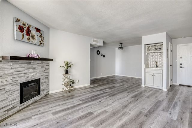 745 North Royal Crest Circle 141, Las Vegas, NV 89169