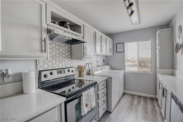 745 North Royal Crest Circle 141, Las Vegas, NV 89169