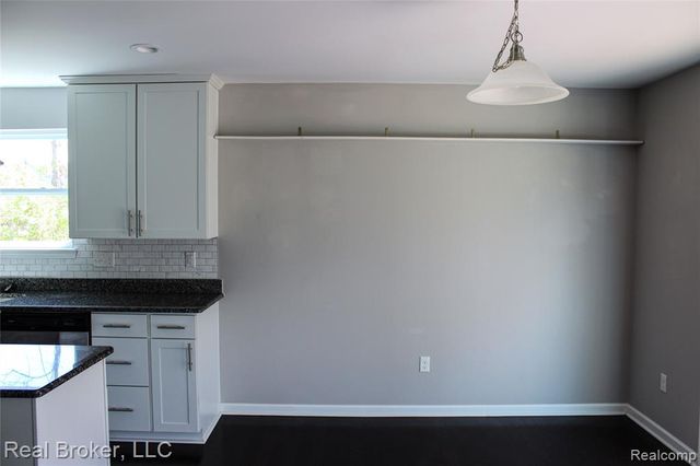 1313 Secretariat Way, Howell, MI 48843