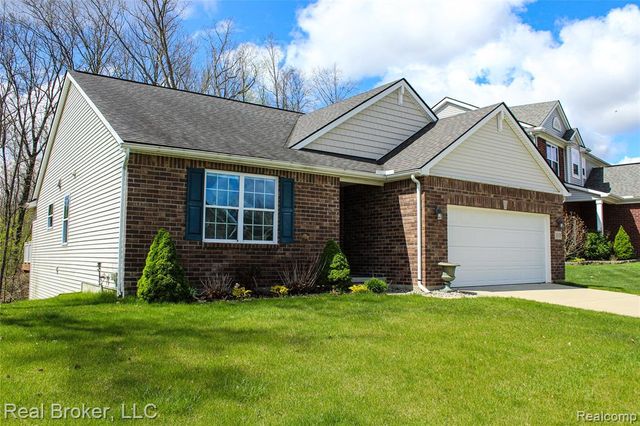 1313 Secretariat Way, Howell, MI 48843