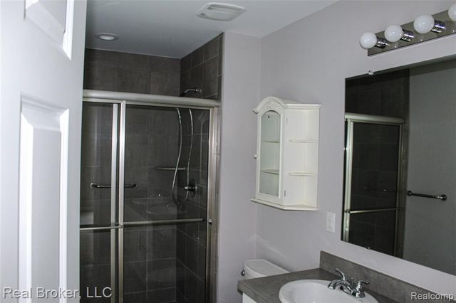 1313 Secretariat Way, Howell, MI 48843