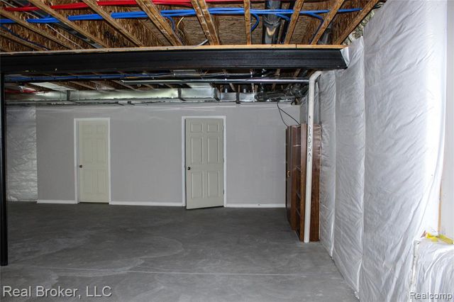 1313 Secretariat Way, Howell, MI 48843