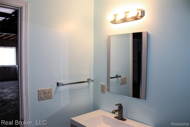 1313 Secretariat Way, Howell, MI 48843
