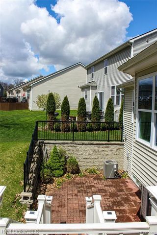 1313 Secretariat Way, Howell, MI 48843