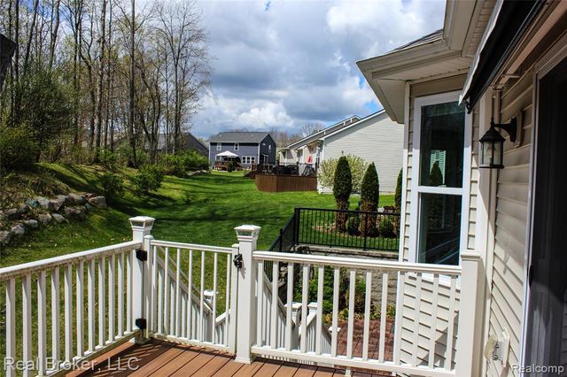 1313 Secretariat Way, Howell, MI 48843