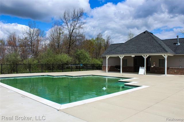 1313 Secretariat Way, Howell, MI 48843
