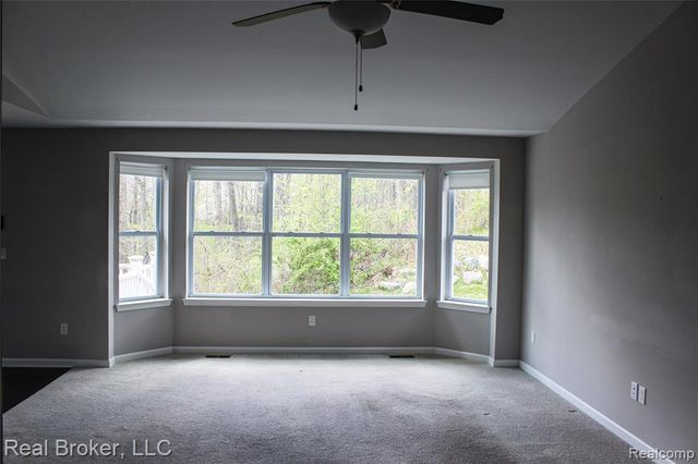 1313 Secretariat Way, Howell, MI 48843