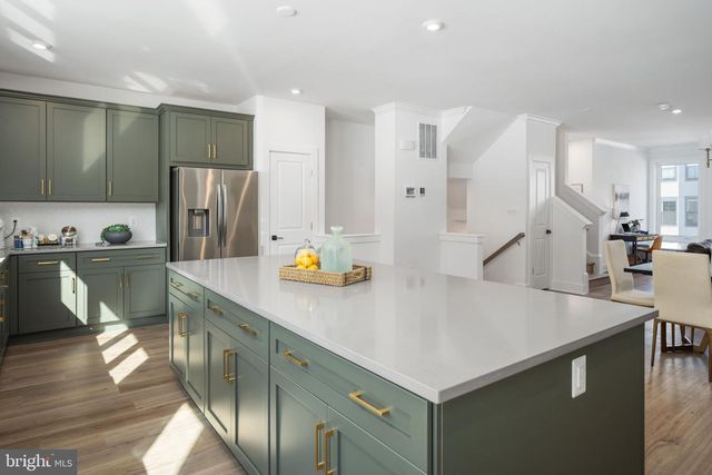 9424 DANDELION DR, Lorton, VA 22079