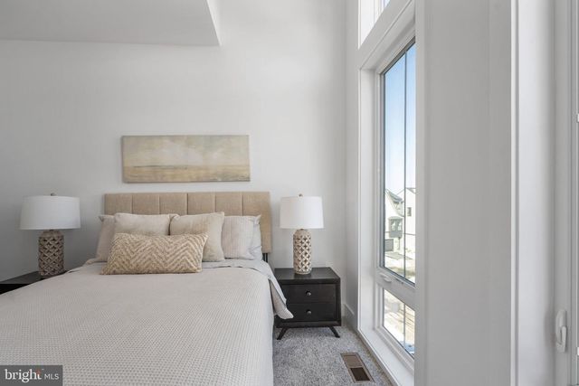 9424 DANDELION DR, Lorton, VA 22079