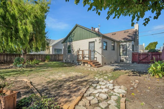 323 Hampshire St, Vallejo, CA 94590
