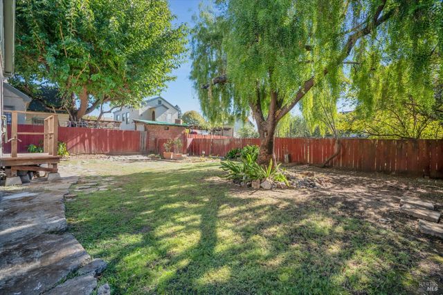 323 Hampshire St, Vallejo, CA 94590