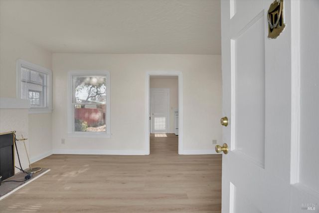 323 Hampshire St, Vallejo, CA 94590