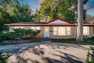 1417 E Euclid Avenue, Arlington Heights, IL 60004