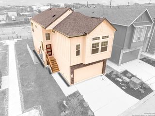 6464 Babcock Rd # 209, San Antonio, TX 78224