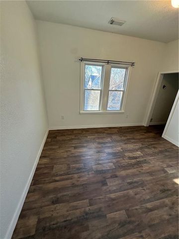 2323 JACKSON Avenue, Kansas City, MO 64127