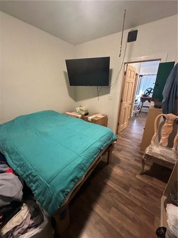 2323 JACKSON Avenue, Kansas City, MO 64127