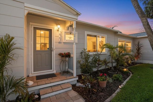 221 41ST AVENUE, St Pete Beach, FL 33706