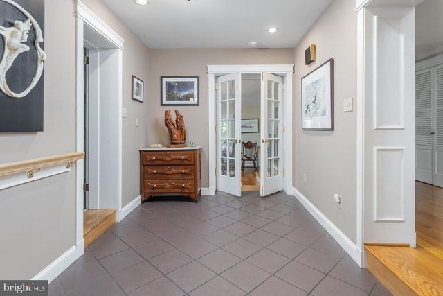 46 LAKE DR, Woodbury, NJ 08096