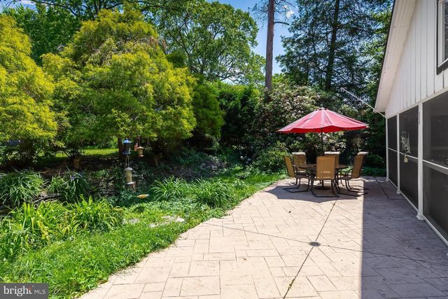 46 LAKE DR, Woodbury, NJ 08096