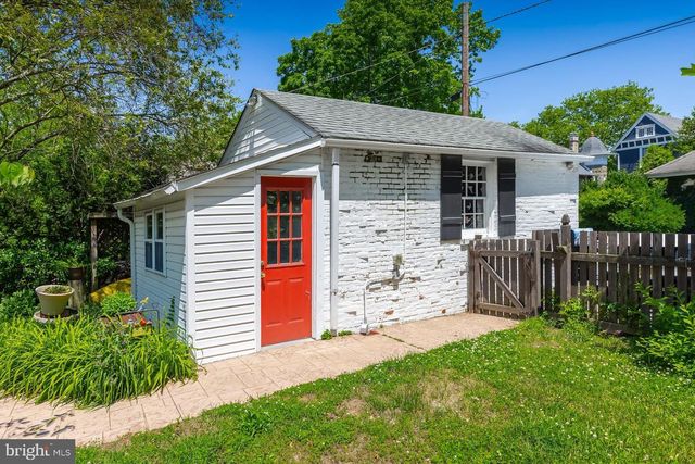 46 LAKE DR, Woodbury, NJ 08096