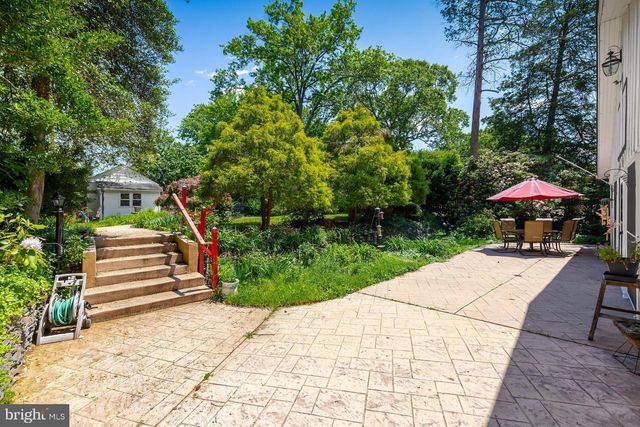 46 LAKE DR, Woodbury, NJ 08096
